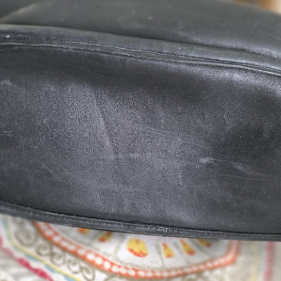 Coach Vintage No. 9060 Leather Duffel Shoulder Bag, Needs DIY - Picture 4 of 16